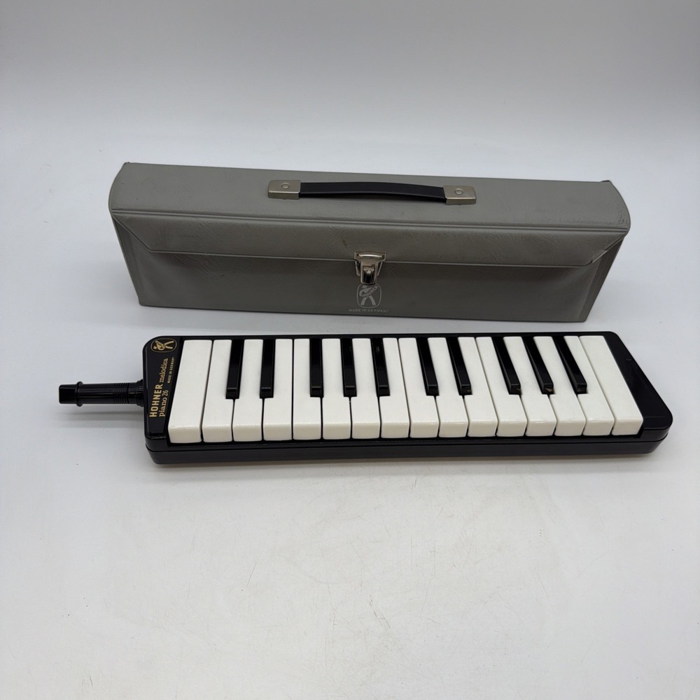 Hohner 26 Key Musical Instrument Melodica Piano With Gray Carrying Case